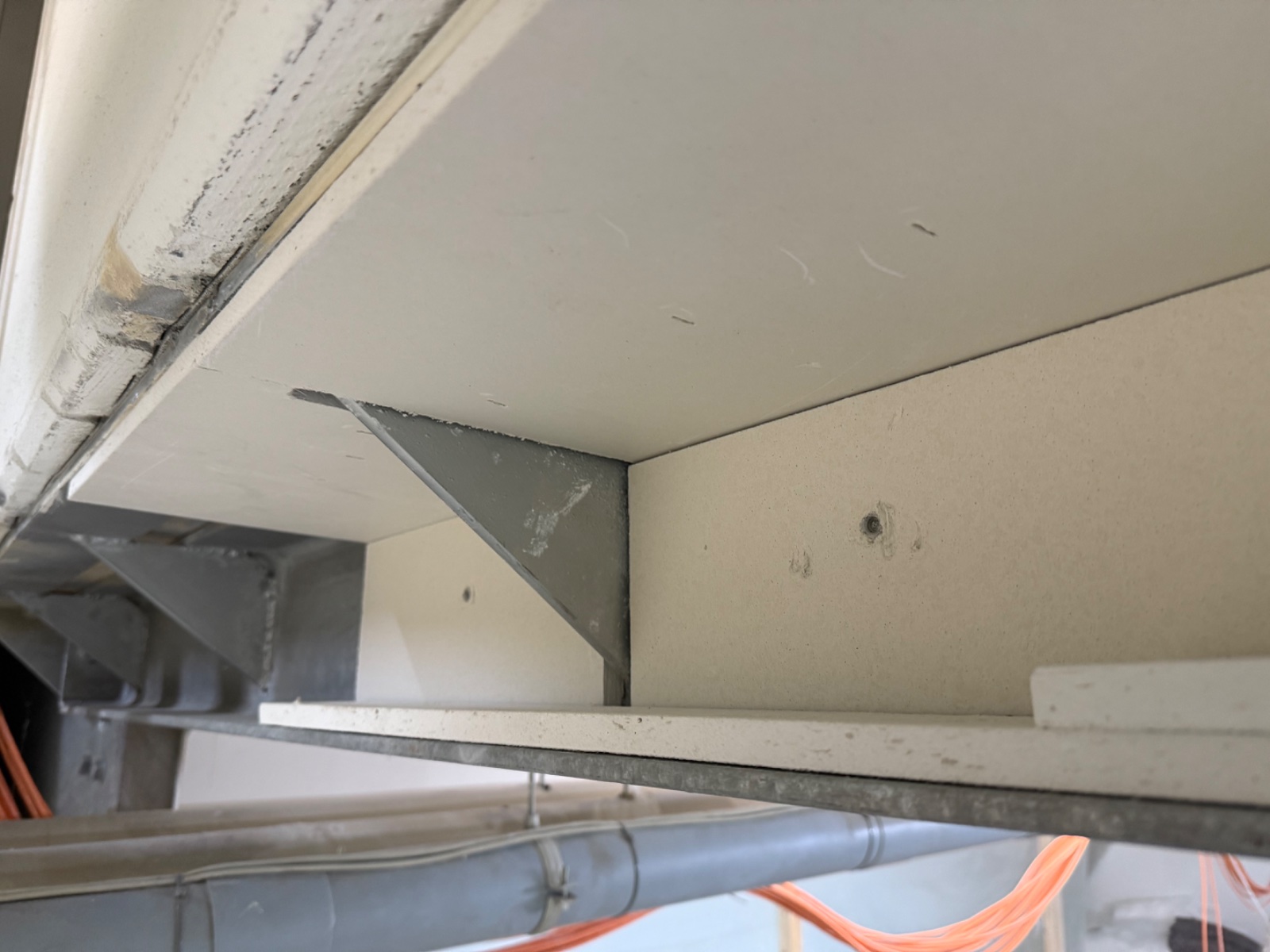 Brandschutzverkleidung einer Stahlkonstruktion